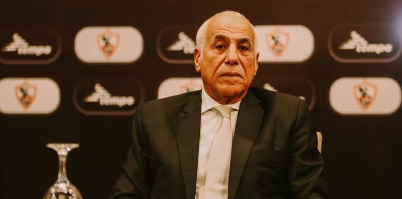 رئيس الزمالك يسافر إلى فرنسا للاطمئنان على صحته